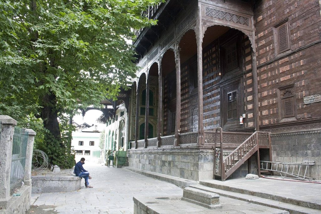 Shah Hamadan Mosque: A Historic Khanqah in Srinagar 3 Shah Hamadan Mosque