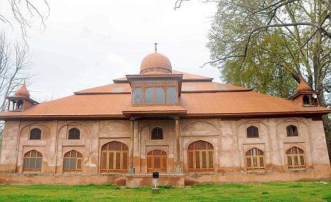 Aali Mosque: A Historic Congregational Mosque in Srinagar 1 Aali Mosque