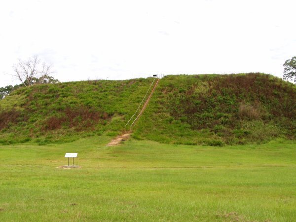 Kolomoki Mounds State Park: A Woodland Period Earthwork Complex in Georgia 1 Kolomoki Mounds State Park