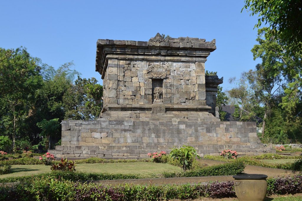 Badut: An Eighth-Century Hindu Temple in East Java 1 Badut