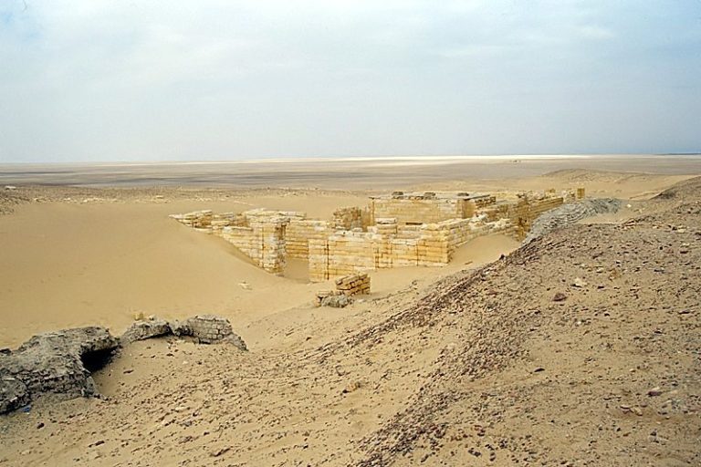 Medinet Maadi: An Egyptian Temple Town in the Faiyum
