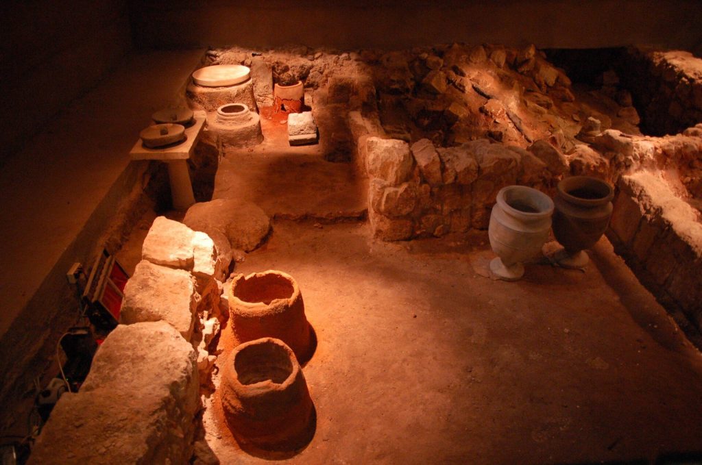 Burnt House: A Herodian-Period Jewish Residence in Jerusalem 3 Burnt House