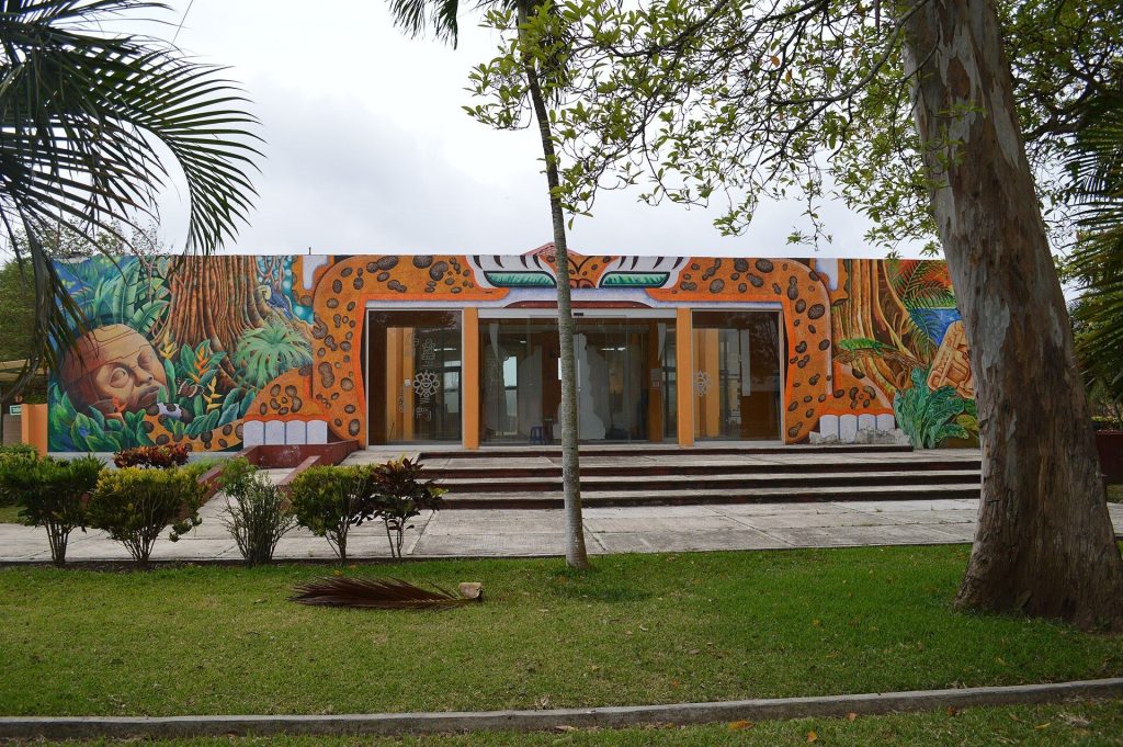 Tres Zapotes: An Olmec, Epi-Olmec, and Classic Veracruz Archaeological Center 1 Tres Zapotes