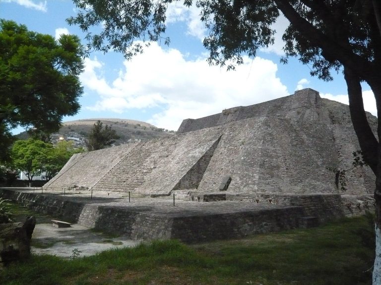 Tenayuca: A Chichimec and Mexica Ceremonial Center in Mexico