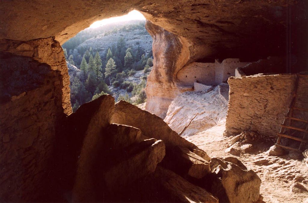 Gila Cliff Dwellings National Monument: Mogollon Cliff Dwellings in New Mexico 1 Gila Cliff Dwellings National Monument