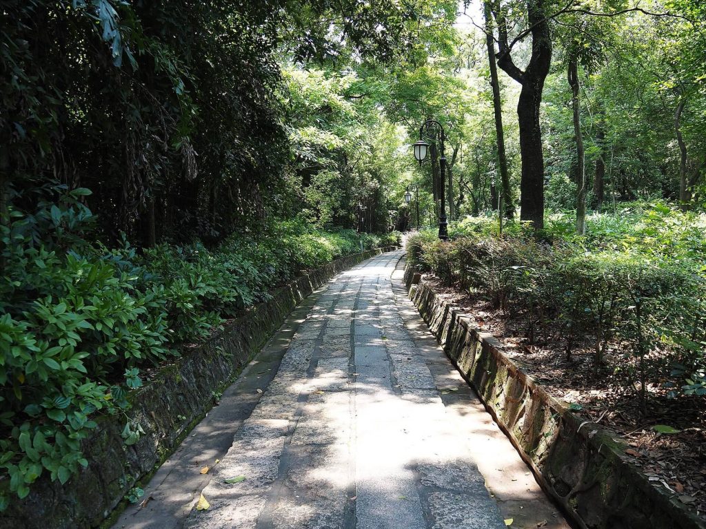 Xianxian Mosque: A Sunni Mosque and Islamic Cemetery in Guangzhou 3 Xianxian Mosque