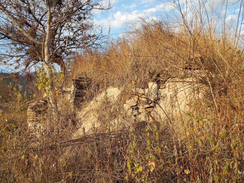 Chutixtiox: A Fortified Late Postclassic Maya Settlement in Guatemala 1 Chutixtiox