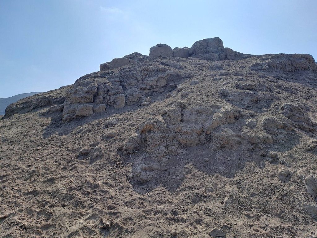 Huaca Pro: A Pre-Columbian Ceremonial and Administrative Monument in Lima 1 Huaca Pro