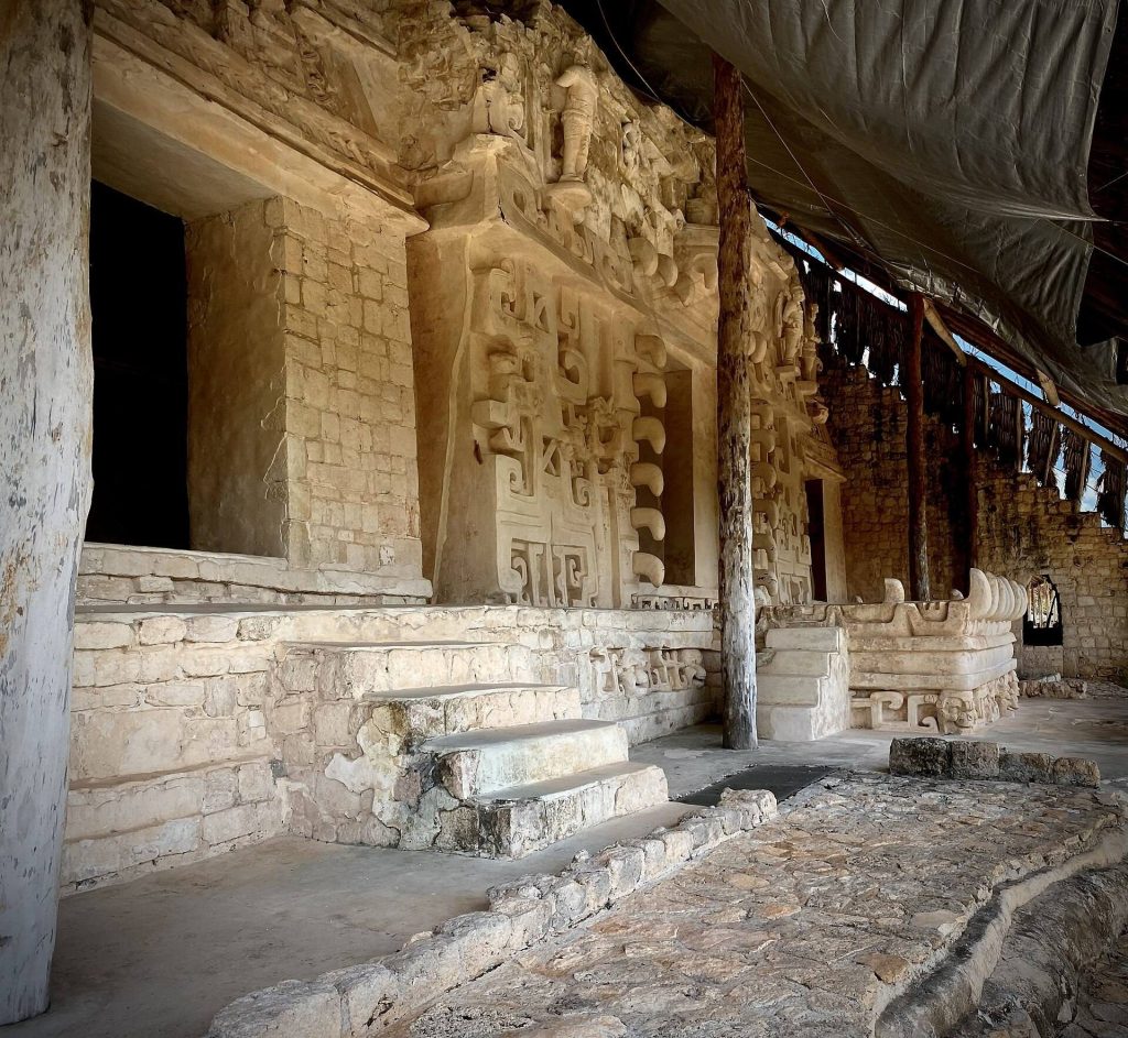 Ek' Balam: A Maya Urban and Political Center in Yucatán 2 Ek' Balam