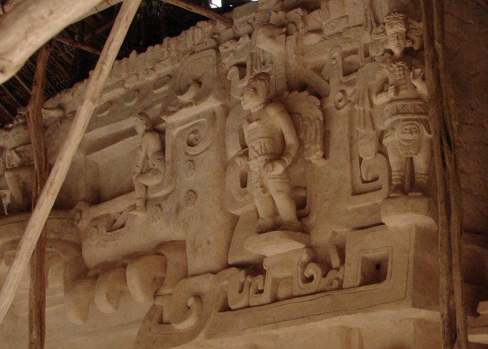 Ek' Balam: A Maya Urban and Political Center in Yucatán 4 Ek' Balam