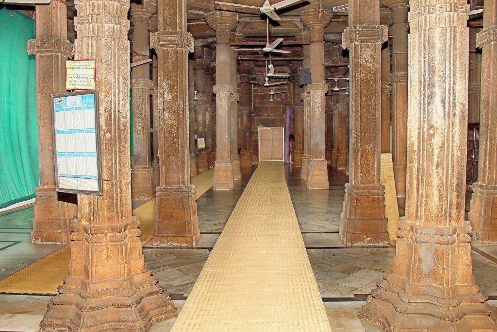 Qutbuddin Mosque: A Former Gujarat Sultanate Mosque in Ahmedabad 2 Qutbuddin Mosque