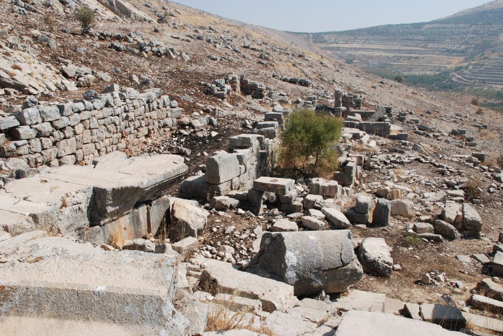 Hosn Niha Site: Roman Temples and a Medieval Fortification in Lebanon 2 Hosn Niha Site
