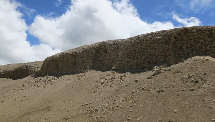 Huaca Prieta: A Preceramic Settlement and Ceremonial Mound in Peru 2 Huaca Prieta