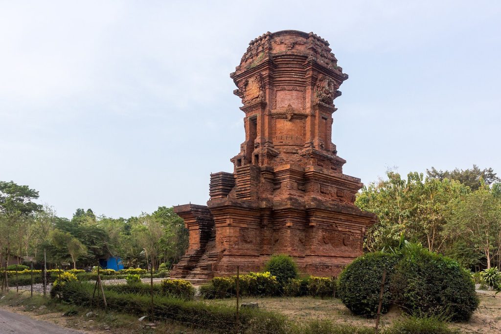 Jabung: A Fourteenth-Century Buddhist Temple of the Majapahit Period 1 Jabung