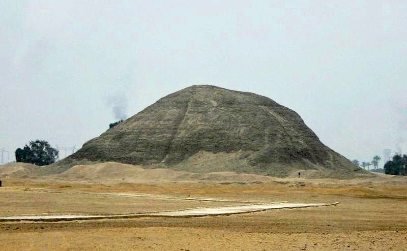 Pyramid of Hawara: The Tomb of Amenemhat III 1 Pyramid of Hawara