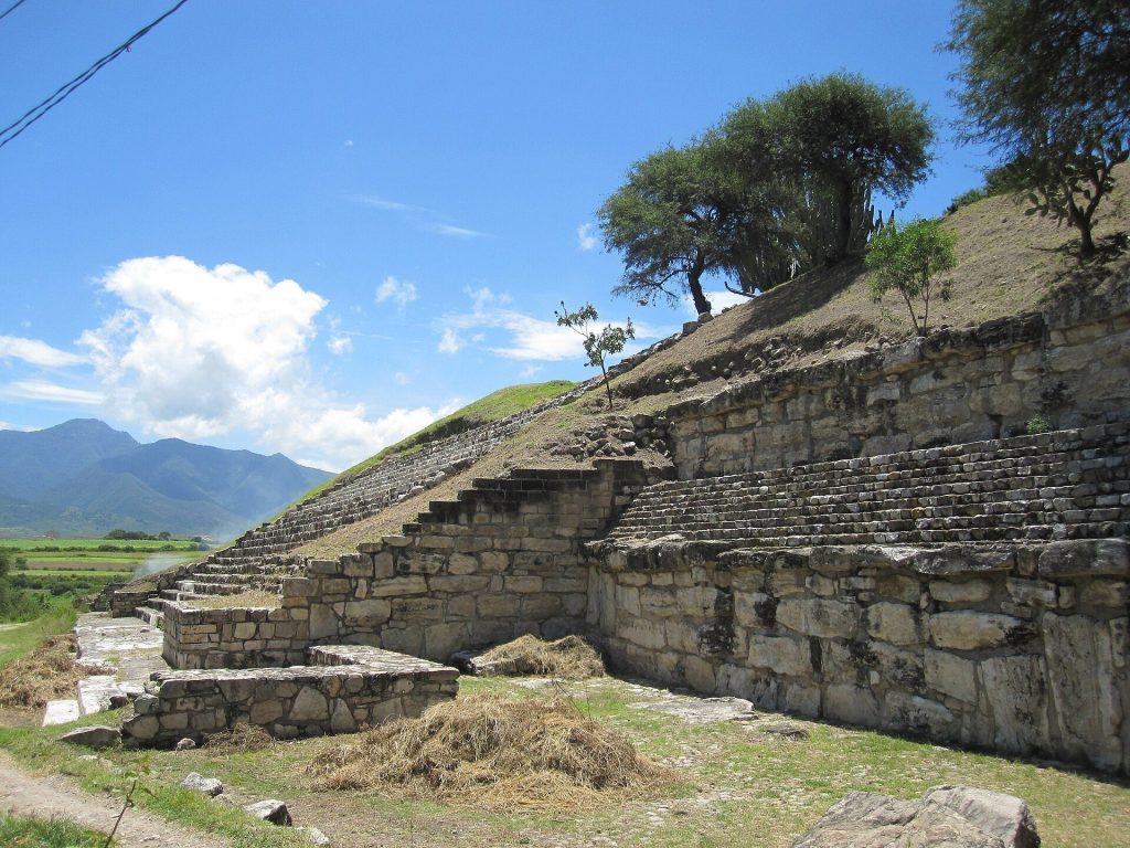 San José Mogote: An Early Zapotec Center in Oaxaca 1 San José Mogote