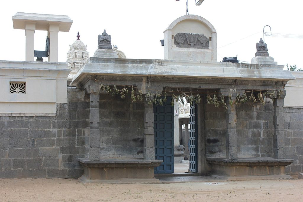 Varadharajaperumal Temple, Thirubuvanai: A Chola Vishnu Temple 4 Varadharajaperumal temple, Thirubuvanai