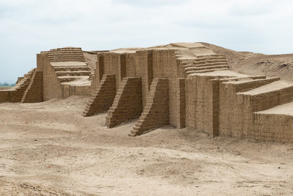 El Brujo: An Ancient Ceremonial and Funerary Complex in Peru 2 El Brujo