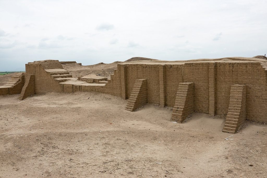 El Brujo: An Ancient Ceremonial and Funerary Complex in Peru 3 El Brujo