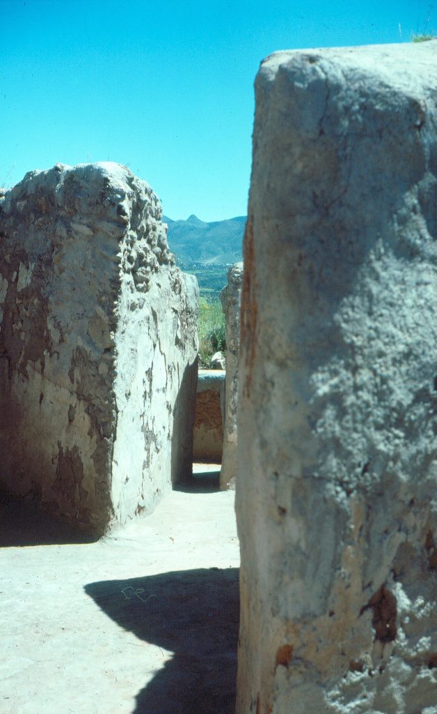 Altavista: A Chalchihuites Ceremonial and Political Center in Mexico 1 Altavista