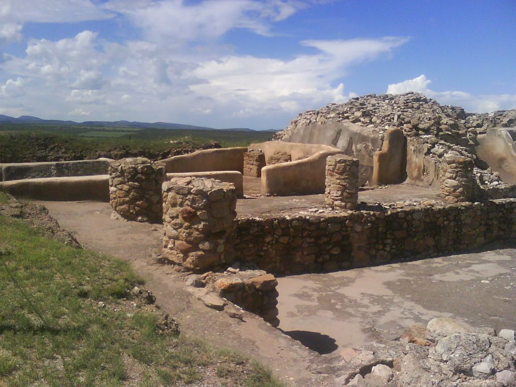 Altavista: A Chalchihuites Ceremonial and Political Center in Mexico 4 Altavista