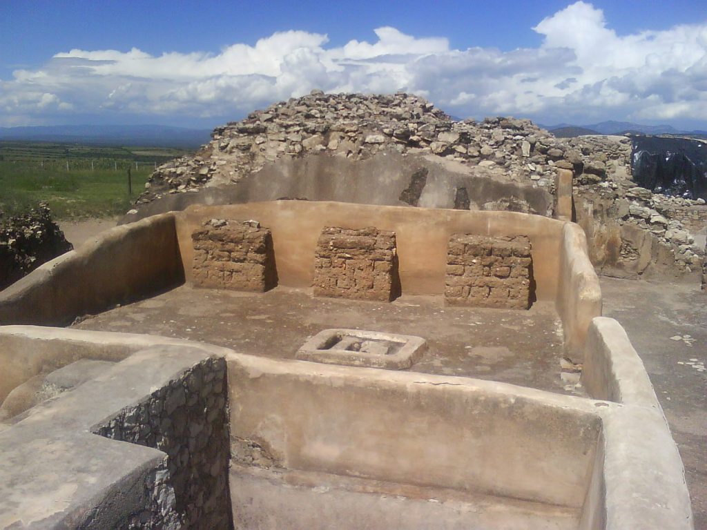 Altavista: A Chalchihuites Ceremonial and Political Center in Mexico 5 Altavista