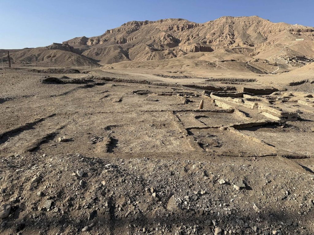 Aten: An Ancient Egyptian Settlement at Luxor 4 Aten