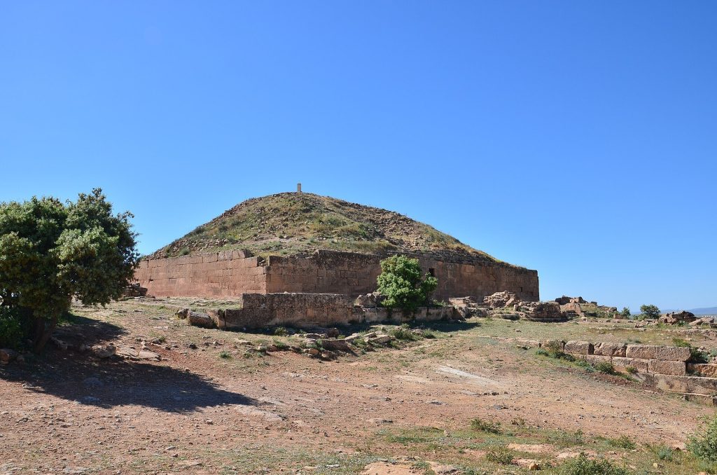 Jedars: Pre-Islamic Berber Funerary Monuments in Algeria 1 Jedars