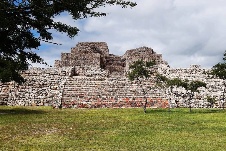 Cañada de la Virgen: An Otomi-Associated Archaeological Center in Mexico