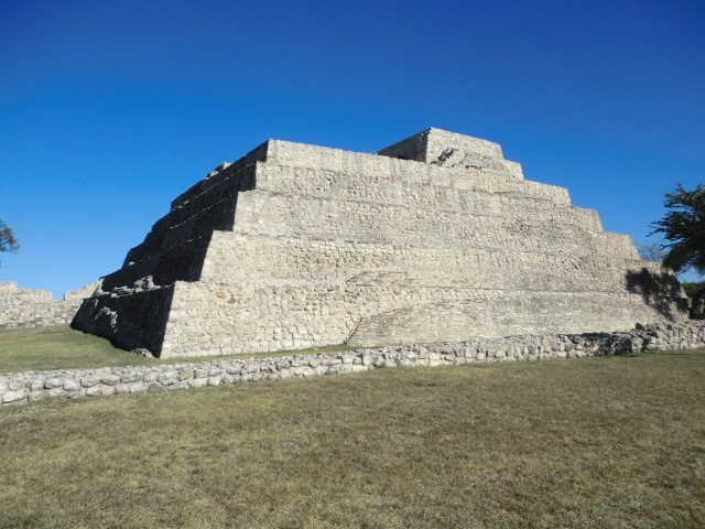 Cañada de la Virgen: An Otomi-Associated Archaeological Center in Mexico 2 Cañada de la Virgen