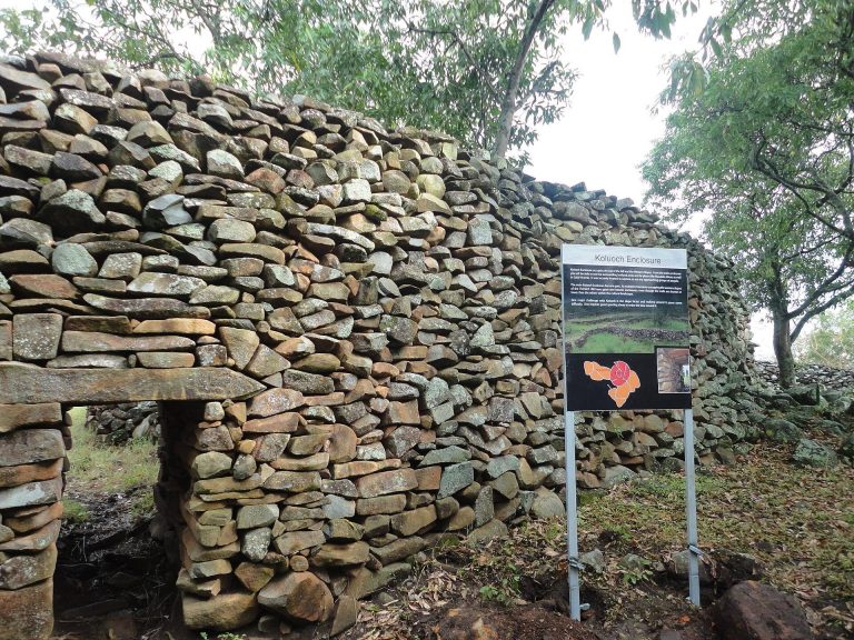 Thimlich Ohinga: A Fortified Pastoralist Settlement in Kenya