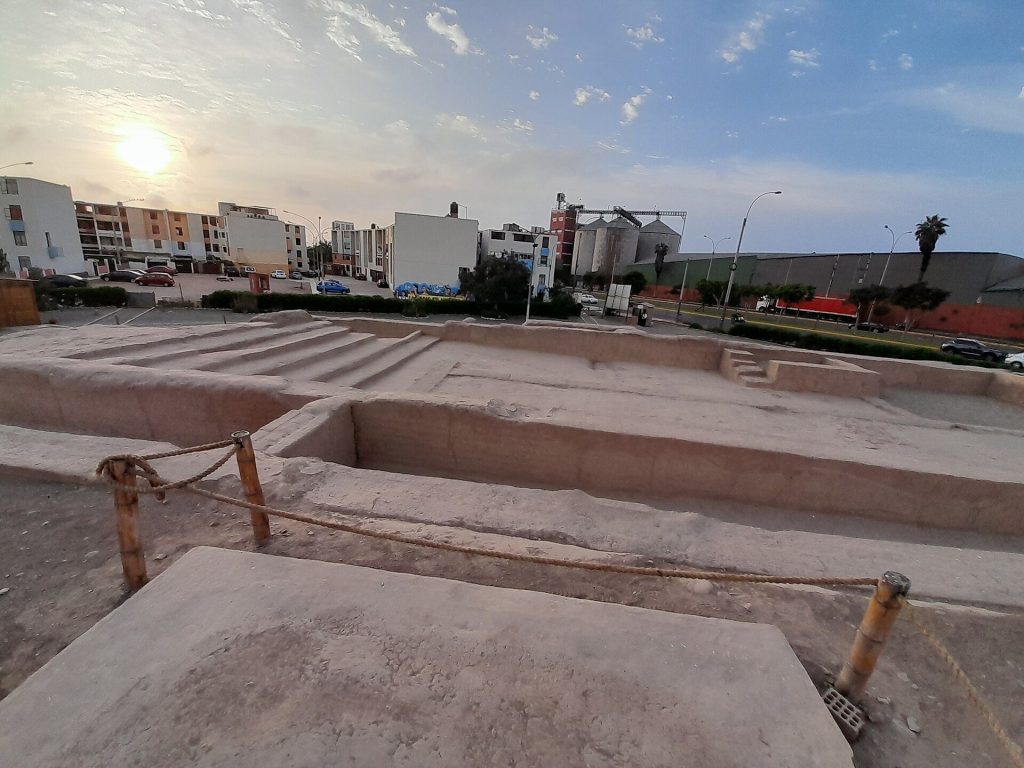 Huaca Palomino: A Ychsma Ceremonial and Administrative Center in Lima 3 Huaca Palomino