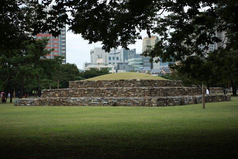 Seoul Seokchon-dong Gobungun: A Baekje Royal and Aristocratic Cemetery