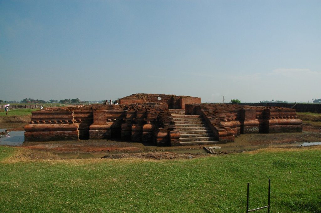 Batujaya: An Ancient Buddhist Temple Complex in West Java 1 Batujaya