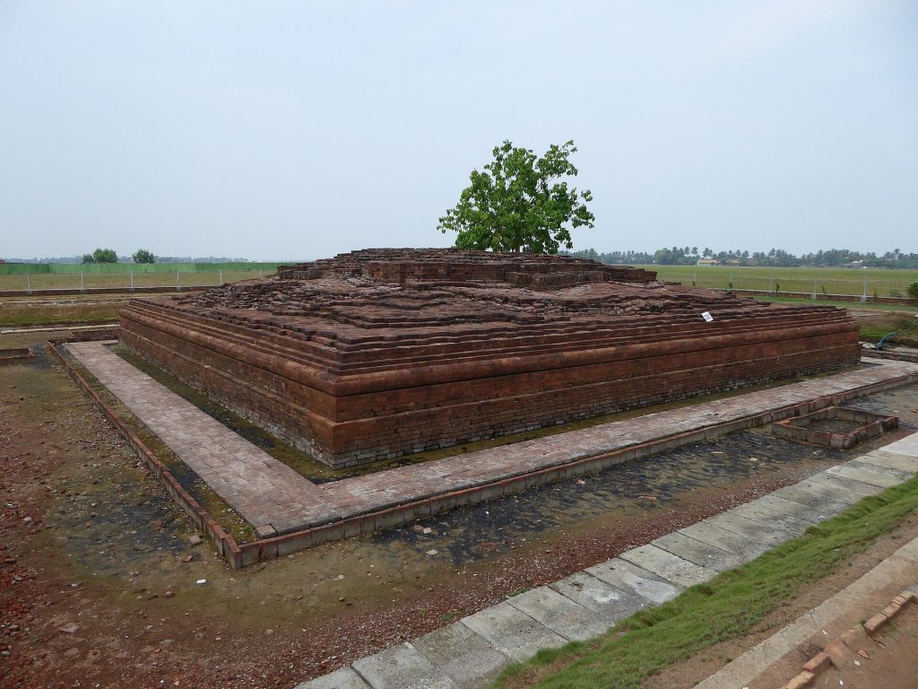 Batujaya: An Ancient Buddhist Temple Complex in West Java 3 Batujaya