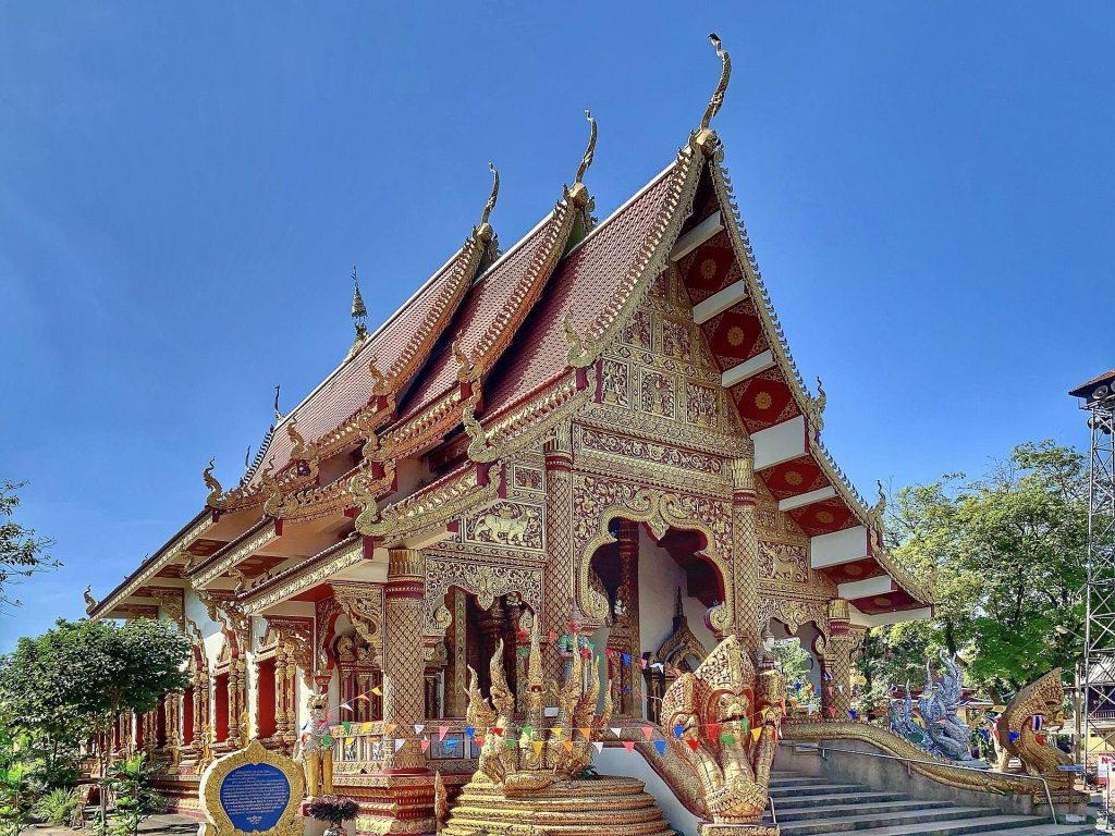 Wat Phra Chao Lan Thong: A Historic Buddhist Temple in Chiang Saen 3 Wat Phrachao Lan Thong