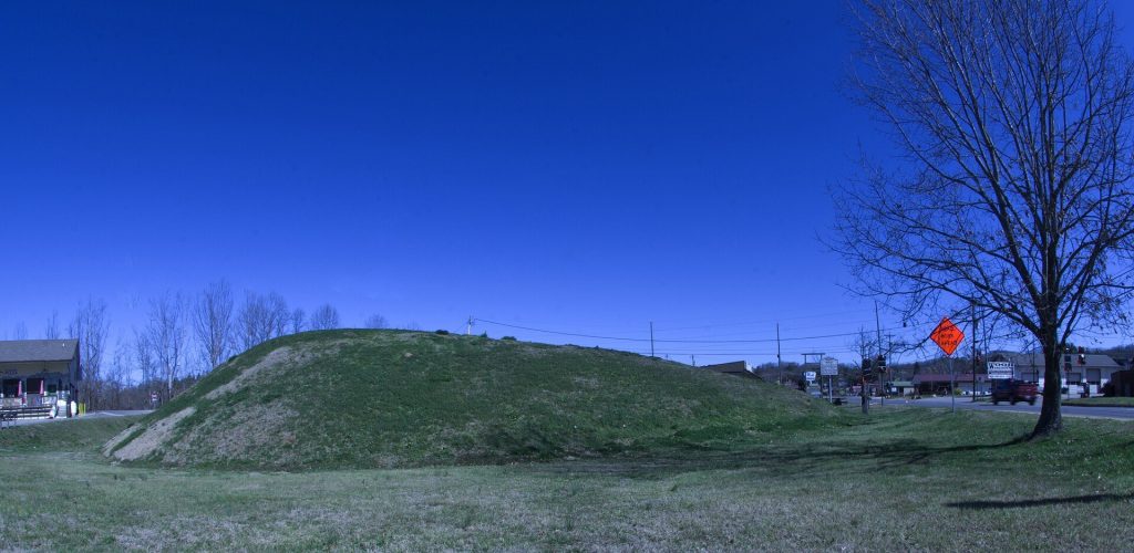 Nikwasi: A Cherokee Mother Town and Sacred Mound in Franklin, North Carolina 1 Nikwasi