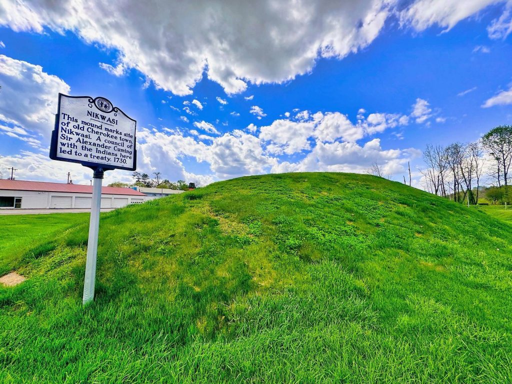 Nikwasi: A Cherokee Mother Town and Sacred Mound in Franklin, North Carolina 2 Nikwasi