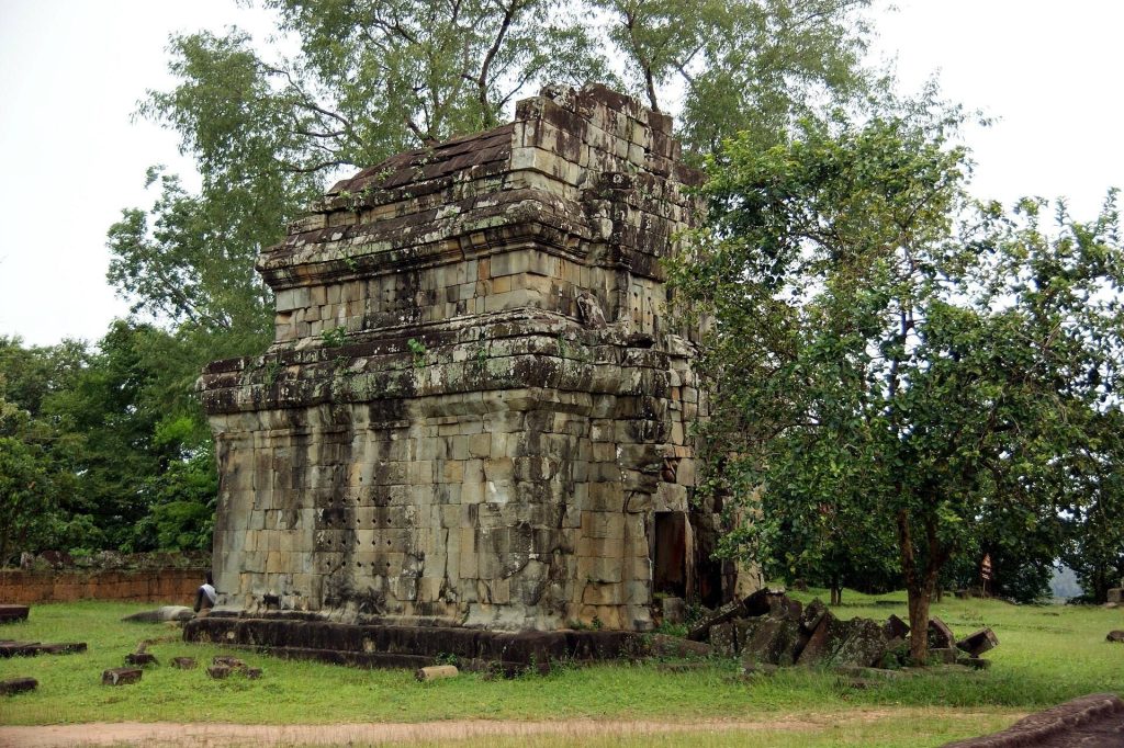 Phnom Bakheng: The State Temple of Yasodharapura 4 Phnom Bakheng
