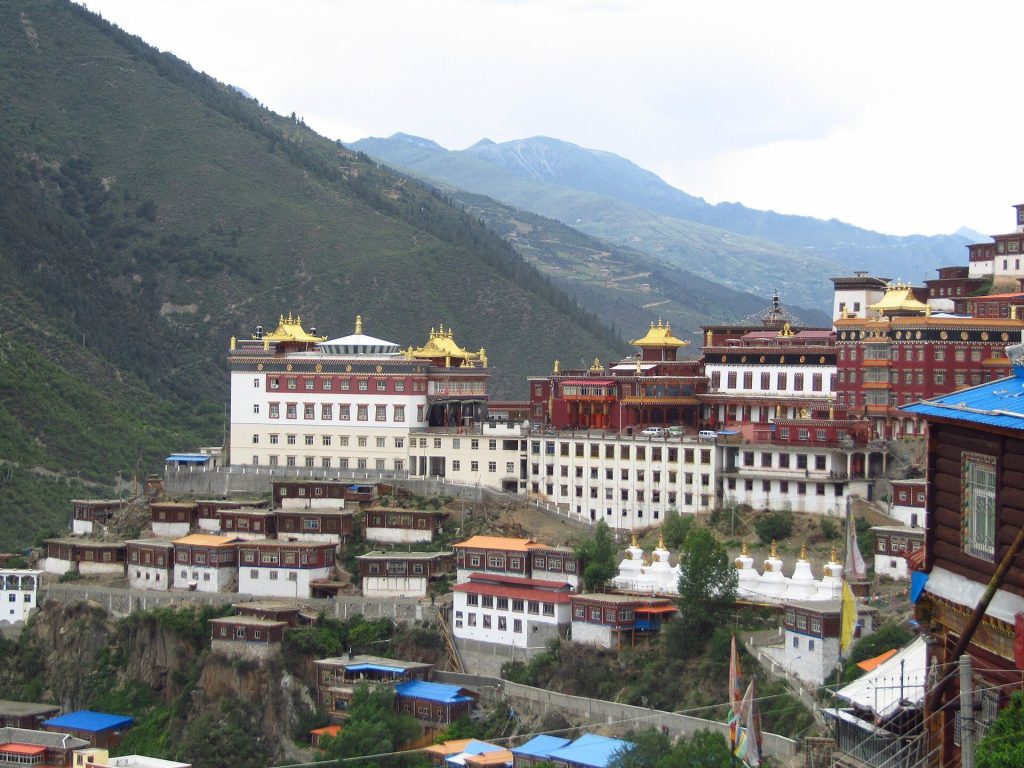 Palyul Monastery: A Principal Mother Monastery of the Nyingma Tradition 1 Palyul
