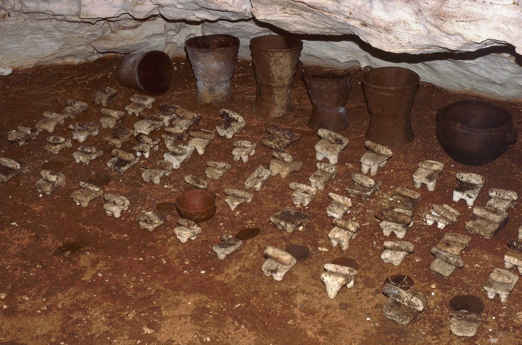 Balankanche: A Maya Ceremonial Cave Complex in Yucatán 2 Balankanche