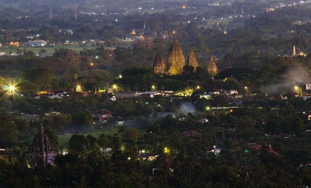 Sajiwan: A Ninth-Century Mahayana Buddhist Temple in Central Java 3 Sajiwan