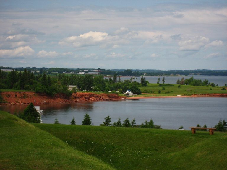 Skmaqn–Port-la-Joye–Fort Amherst: A French and British Colonial Fortification Site