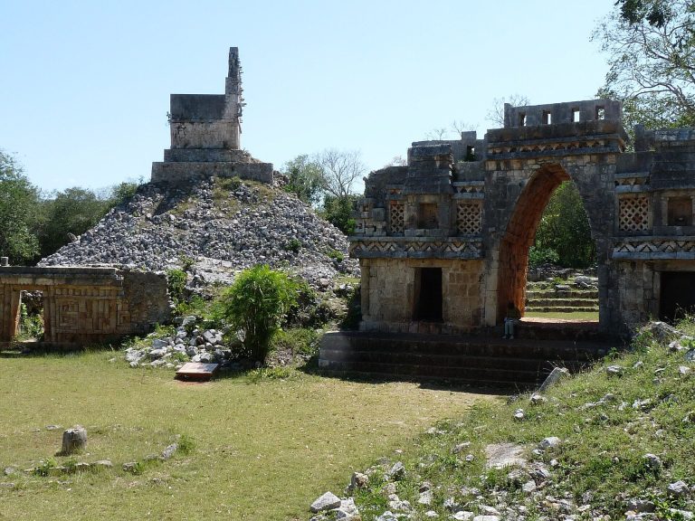Labna: A Maya Ceremonial Center in Mexico