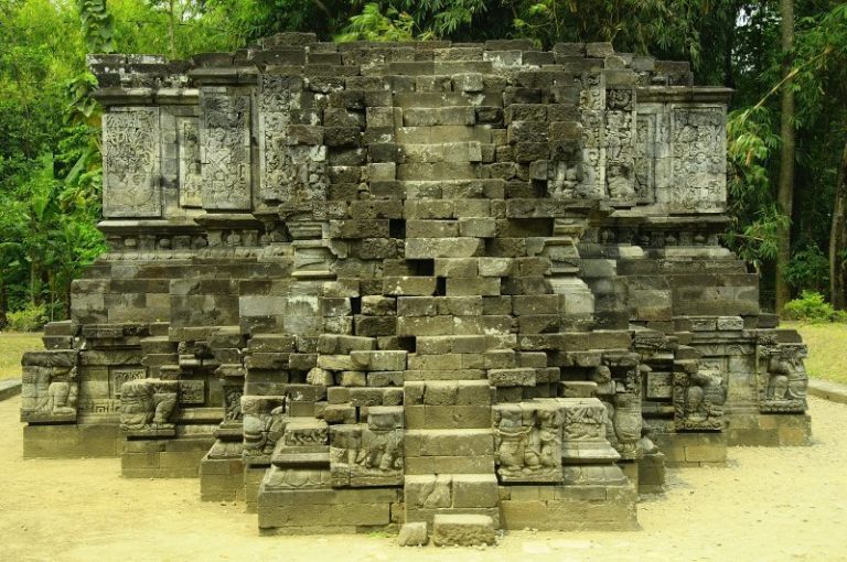Surawana (Candi Surowono): A Majapahit Hindu Temple in East Java