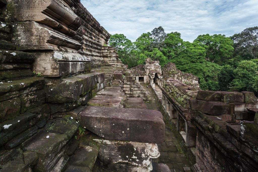 Baphuon: A Khmer Temple Mountain at Angkor 2 Baphuon