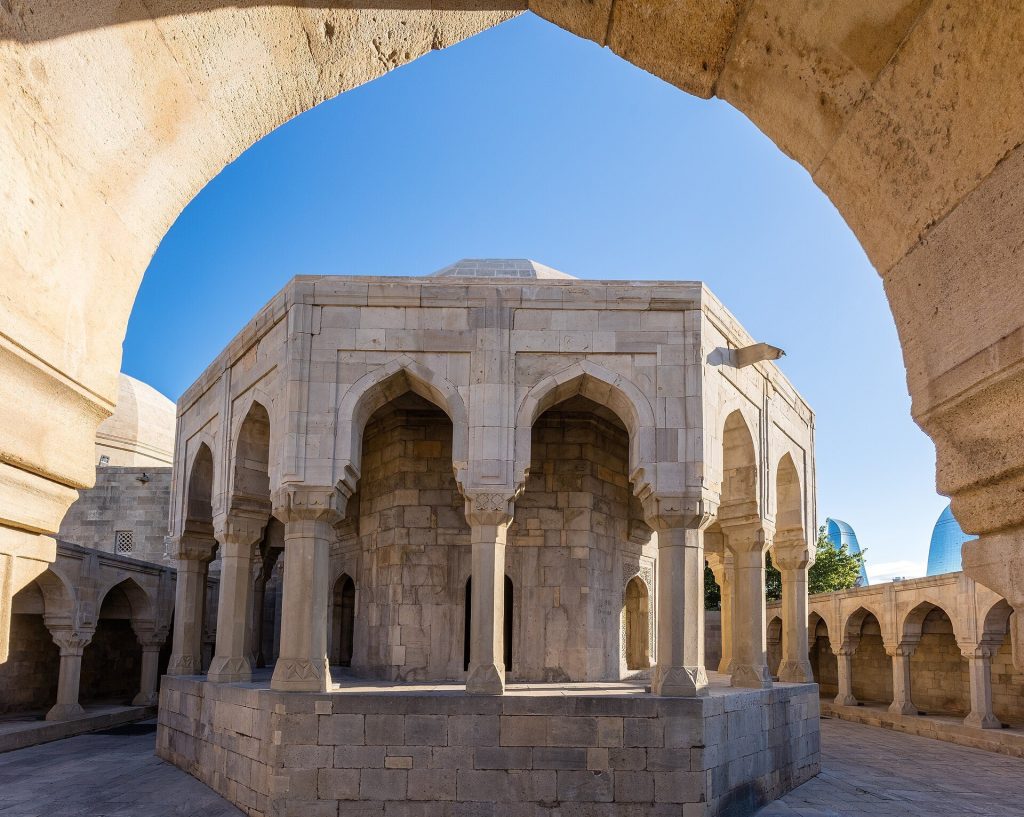Divankhana: A Fifteenth-Century Pavilion of Uncertain Court Function 1 Divankhana