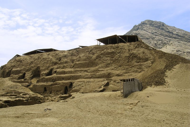 Huaca de la Luna: A Moche Ceremonial and Religious Complex in Peru 2 Huaca de la Luna