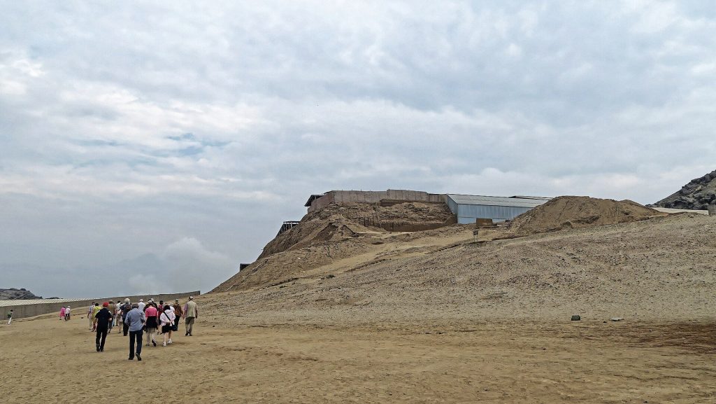Huaca de la Luna: A Moche Ceremonial and Religious Complex in Peru 3 Huaca de la Luna