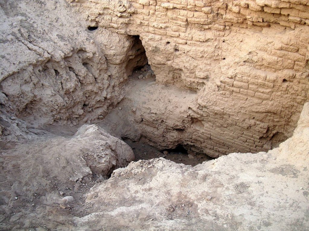 Borsippa: An Ancient Mesopotamian City and Sacred Centre of Nabu 2 Borsippa